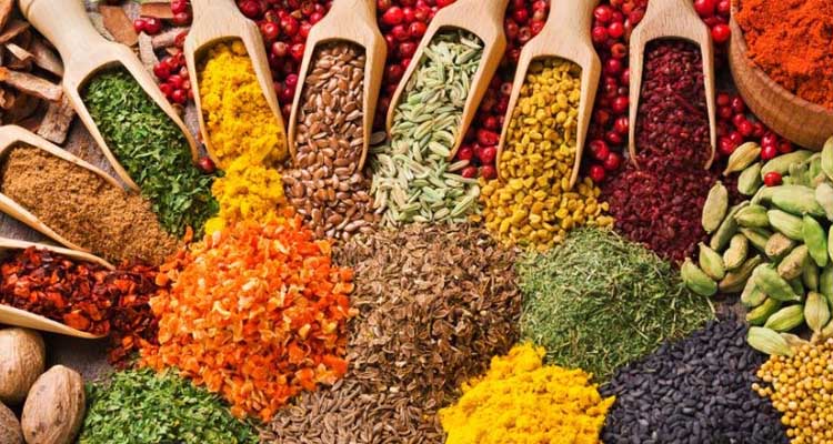 آشنایی با ادویه های مفید برای گوارش و هضم بهتر